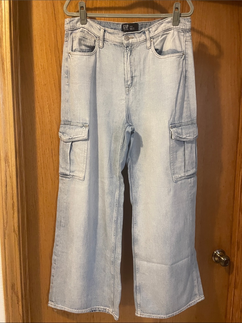 GAP women’s Light Blue Wide leg Jeans - High Rise J17